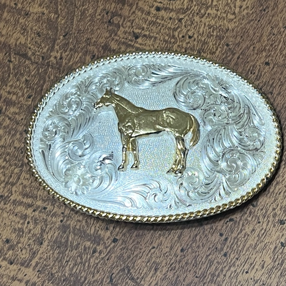 Montana Silversmith Belt buckle with gold plated horse